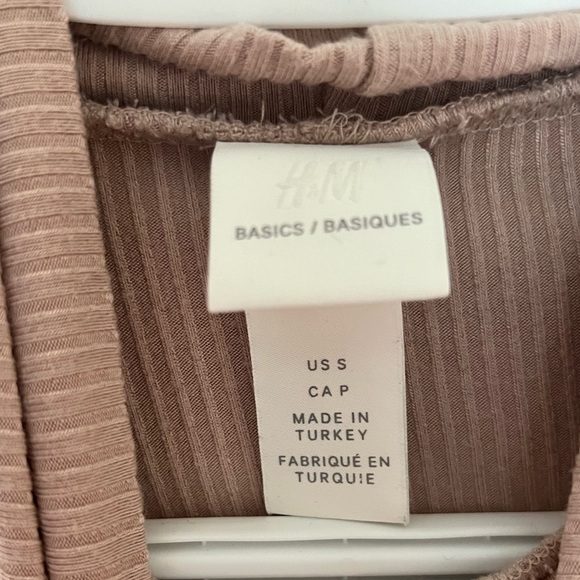 Dusty rose H&M turtleneck - Picture 2 of 3